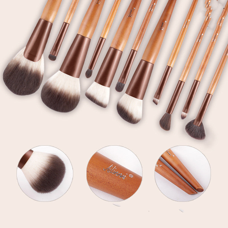 Conjunto de maquiagem com pincel para sobrancelhas e sombras vermelhas