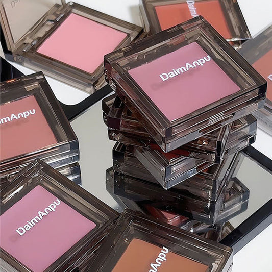 Daimanpu Monocromático Ice Night Square Blush Branco Matte Nude